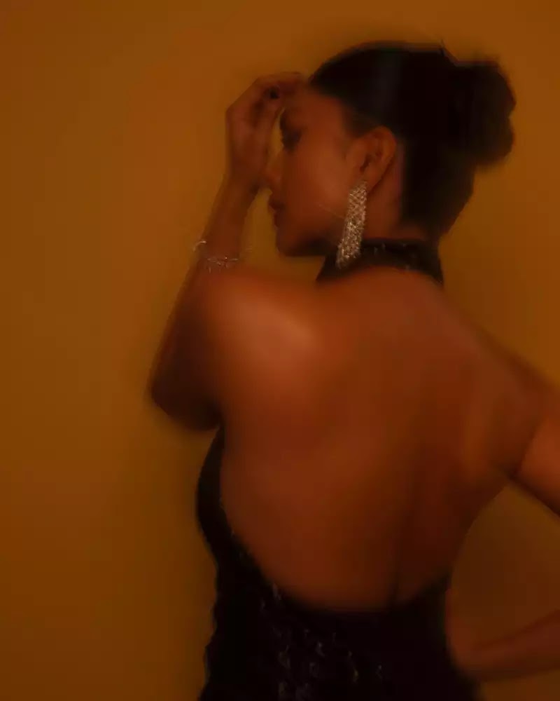 mrunal thakur sexy back backless dress indian actress