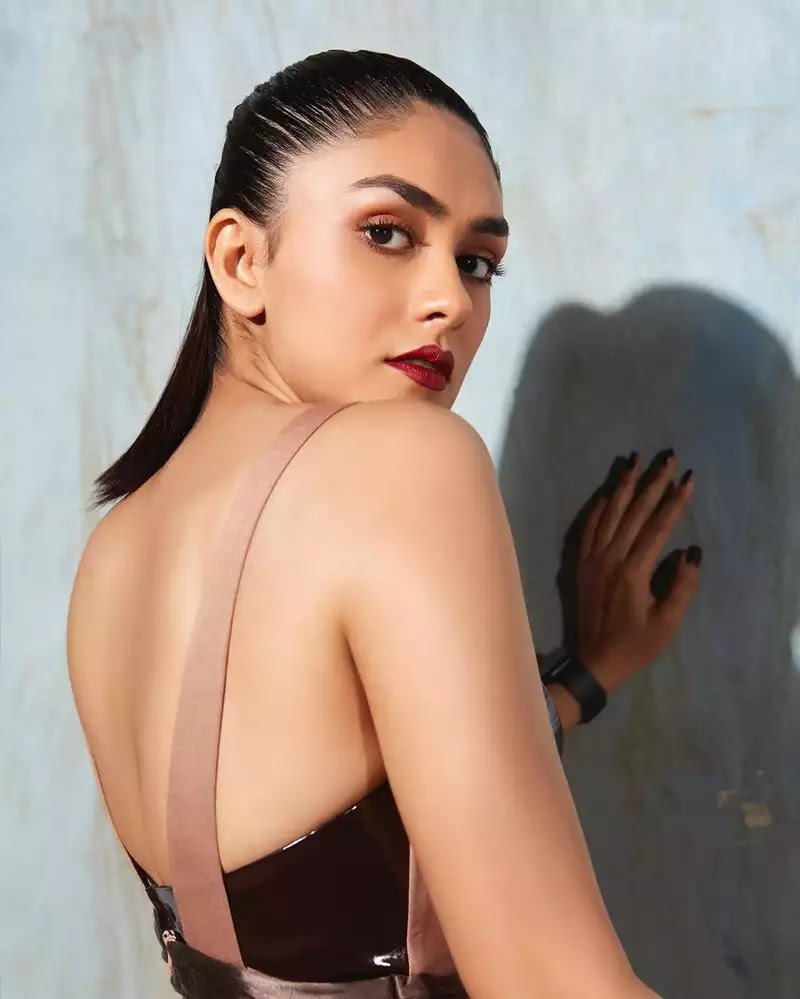 mrunal thakur sexy back backless dress indian actress