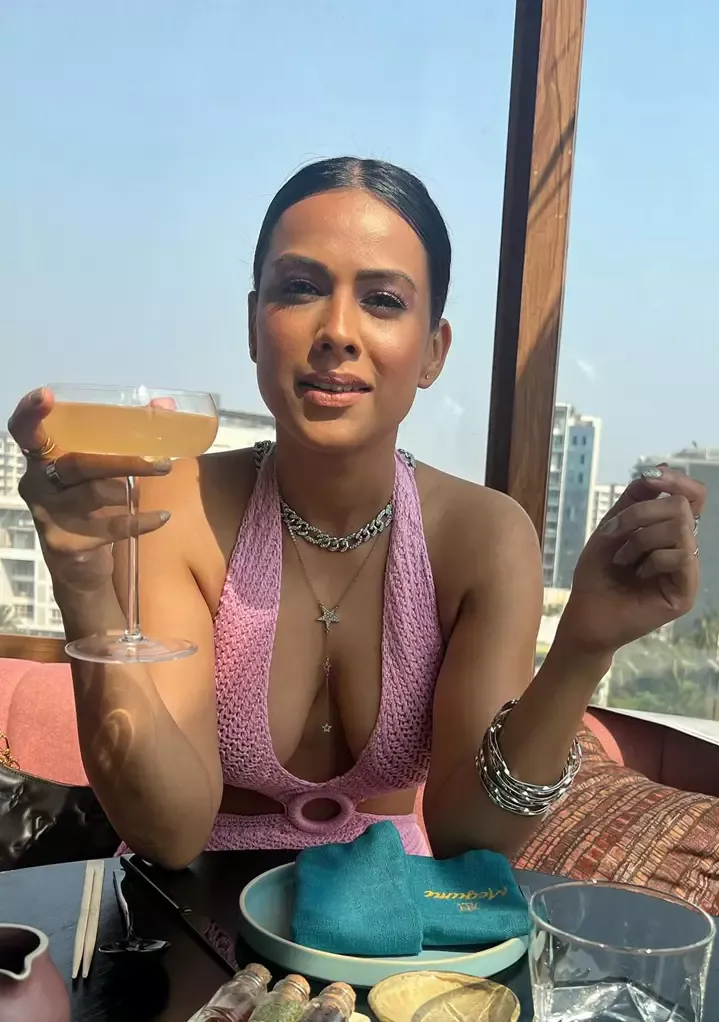 nia sharma cleavage pink dress naagin actress copy