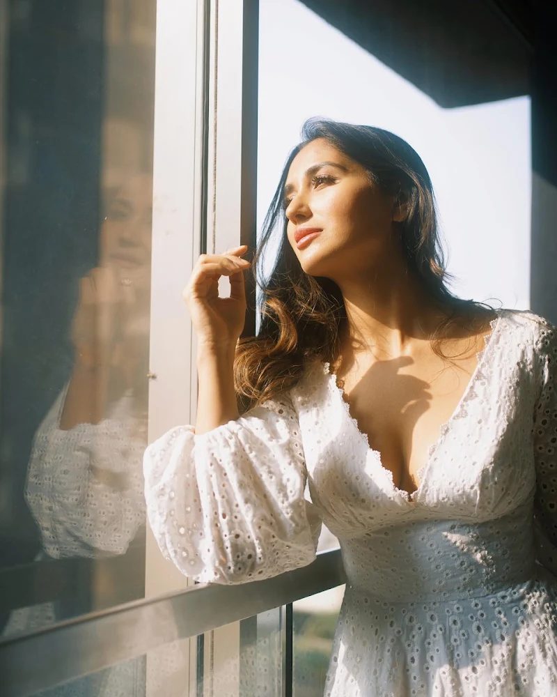 nikita dutta cleavage white dress