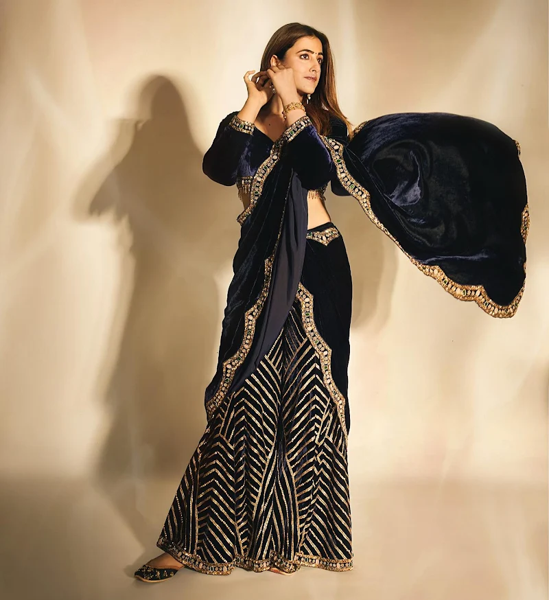 nupur sanon saree hot actress tiger nageswara rao nupur sanon saree hot actress tiger nageswara rao