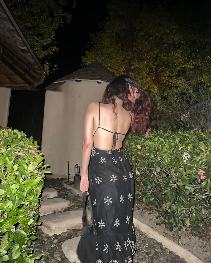 parul gulati backless black dress parul gulati backless black dress