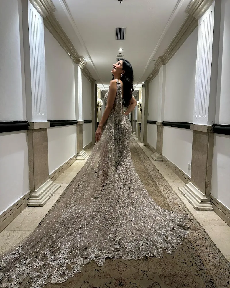 parul gulati shimmery high slit outfit sexy legs parul gulati shimmery high slit outfit sexy legs