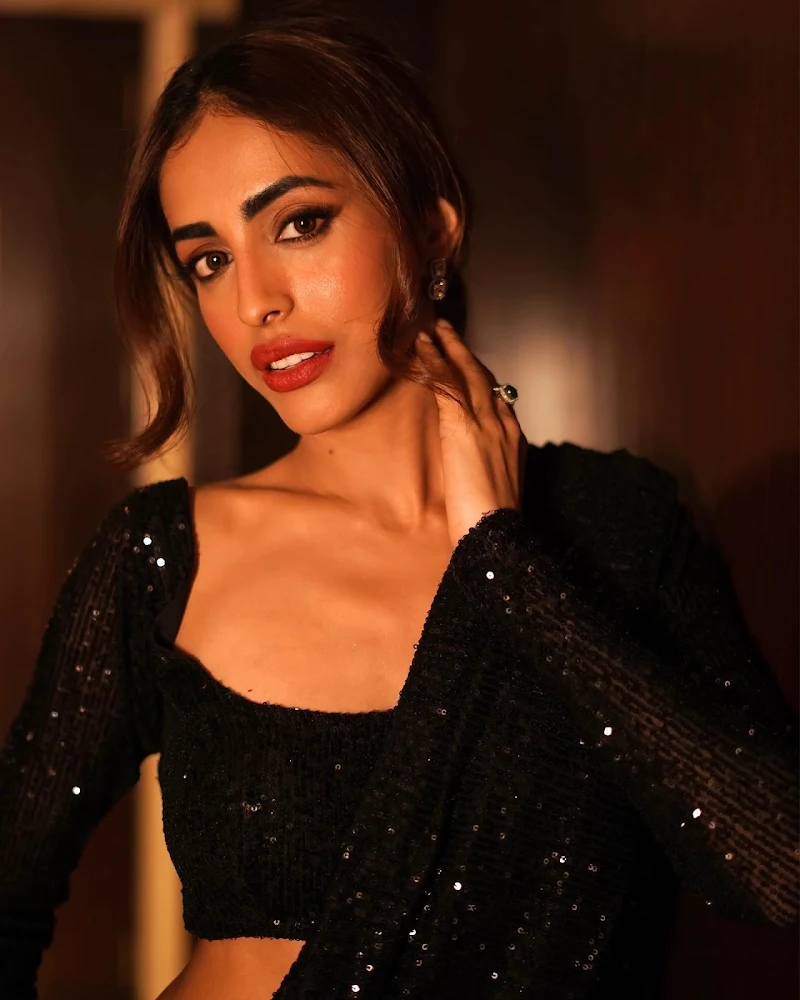 priya banerjee black saree rana naidu actress priya banerjee black saree rana naidu actress