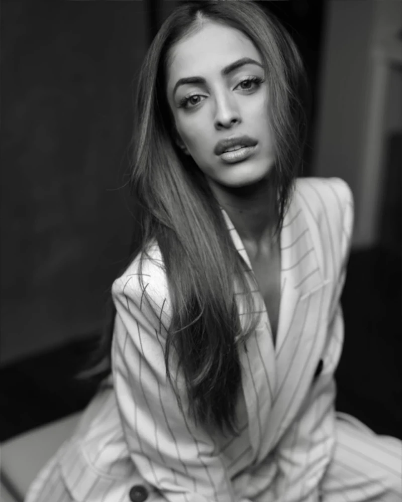 priya banerjee braless pantsuit priya banerjee braless pantsuit