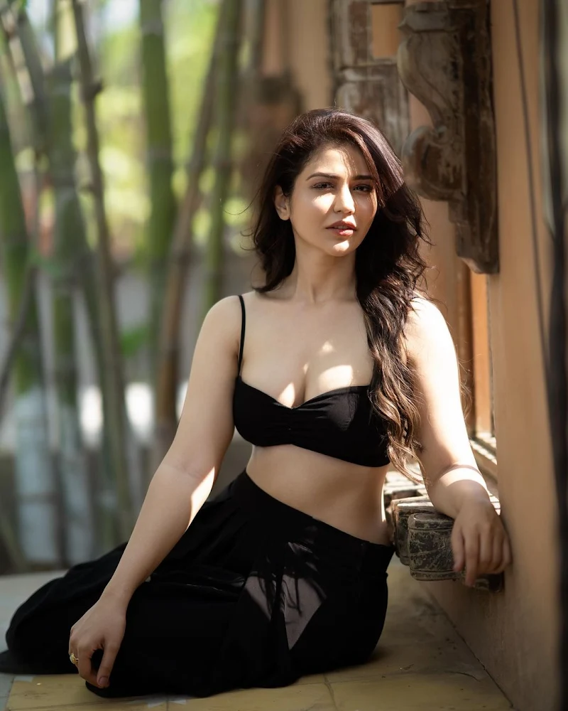 Priyanka Jawalkar cleavage navel black tiny top hot south actress Priyanka Jawalkar cleavage navel black tiny top hot south actress