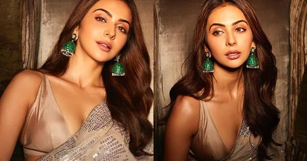 Rakul Preet hot saree cleavage