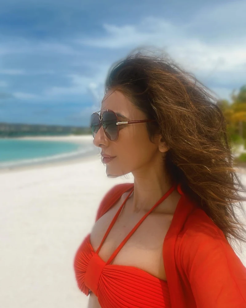 Rakul Preet red bikini sexy body Rakul Preet red bikini sexy body