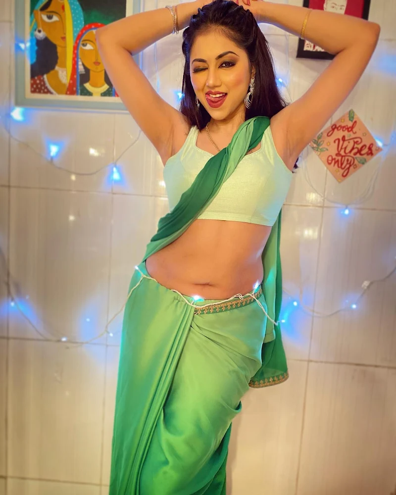 reema worah navel green saree curvy tv actress reema worah navel green saree curvy tv actress