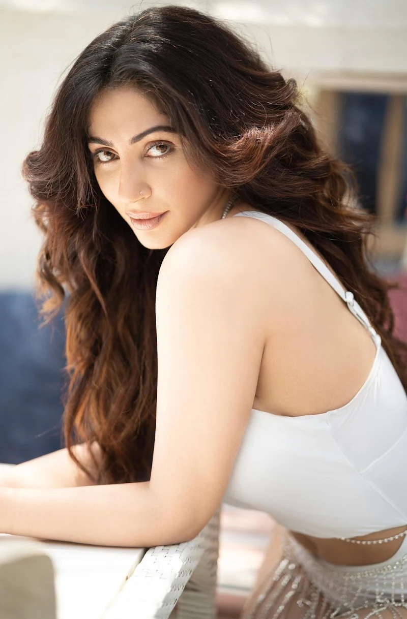 Reyhna Pandit white swimsuit curvy body Reyhna Pandit white swimsuit curvy body