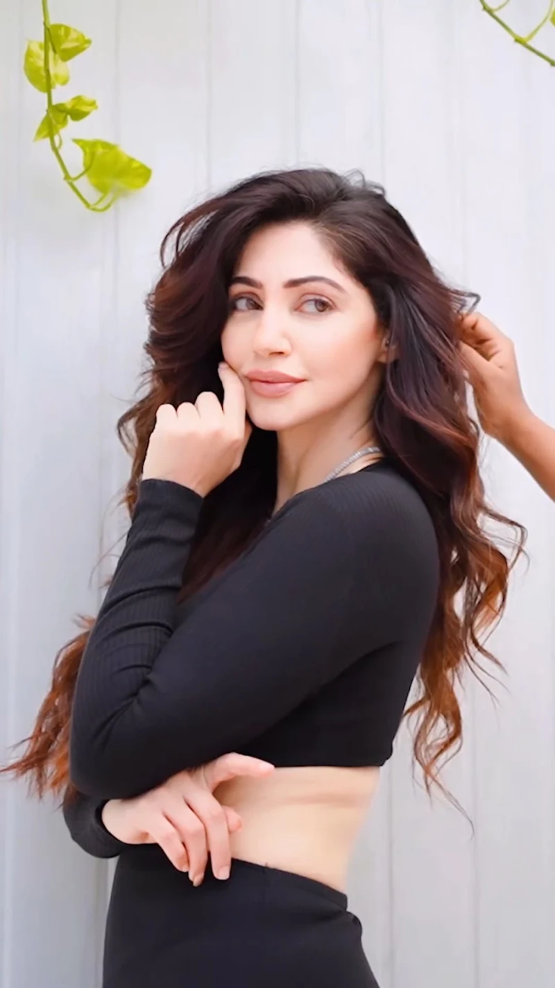 Reyhna curvy body black dress indian tv actress