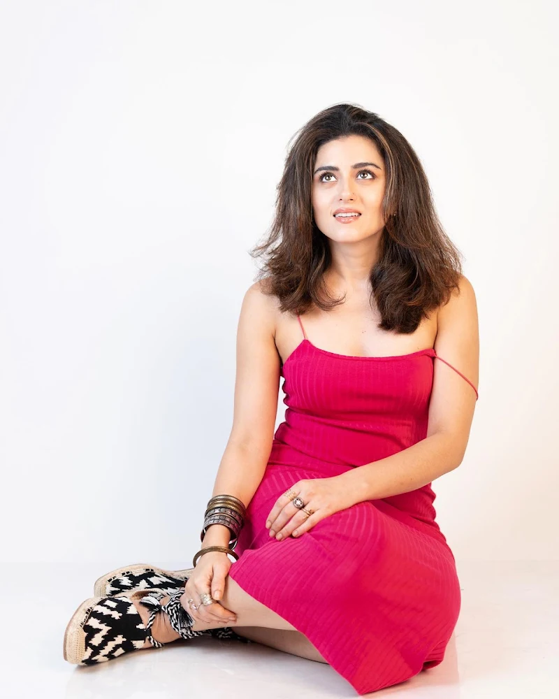 ridhi dogra red dress jawan hot actress