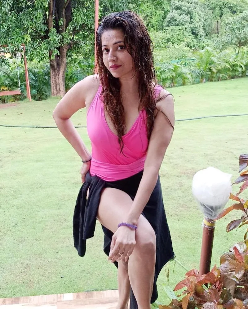 RIdhiema Tiwari swimsuit curvy body tv actress RIdhiema Tiwari swimsuit curvy body tv actress