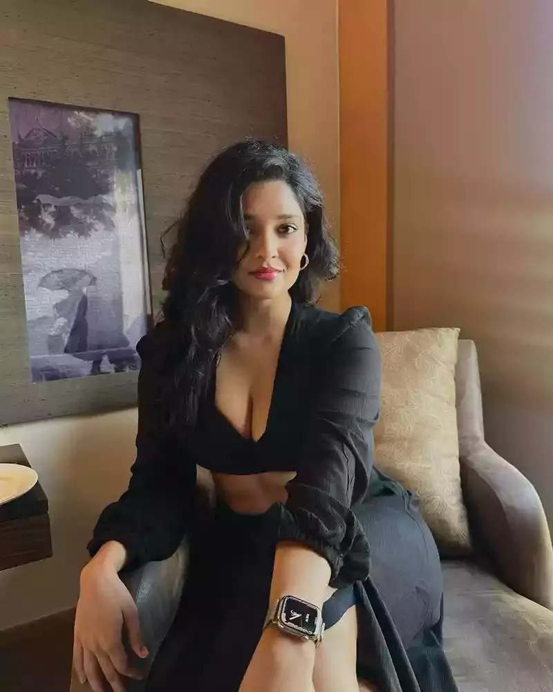 ritika singh cleavage black outfit curvy indian actress ritika singh cleavage black outfit curvy indian actress