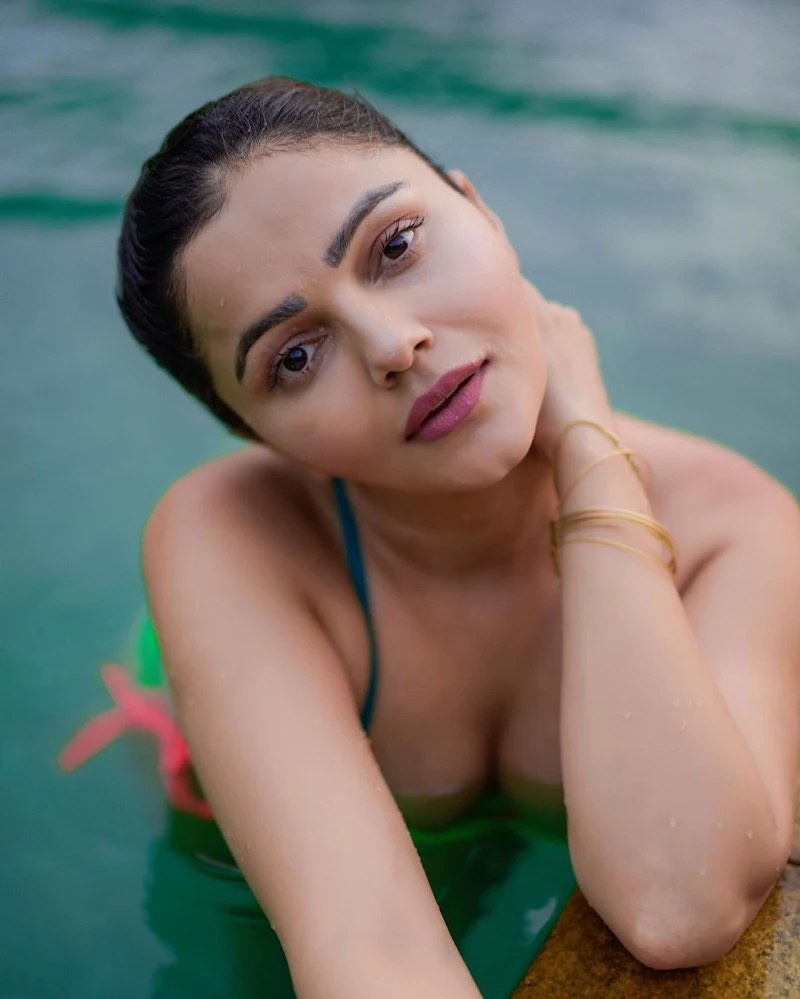 Rubina Dilaik bikini hot tv actress Rubina Dilaik bikini cleavage hot tv actress