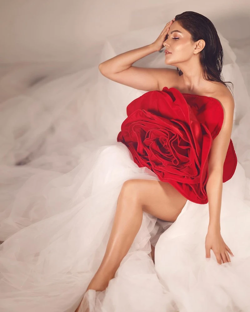 Rubina Dilaik rose dress sexy legs Rubina Dilaik rose dress sexy legs