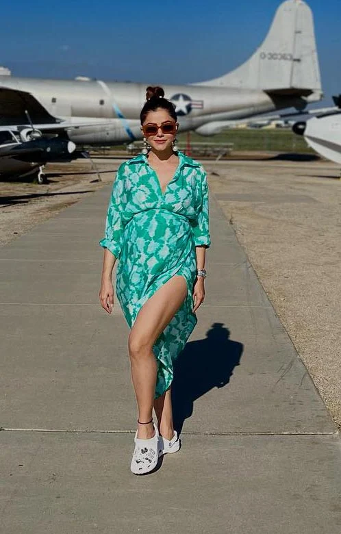 rubina dilaik sexy legs thighs green outfit rubina dilaik sexy legs thighs green outfit