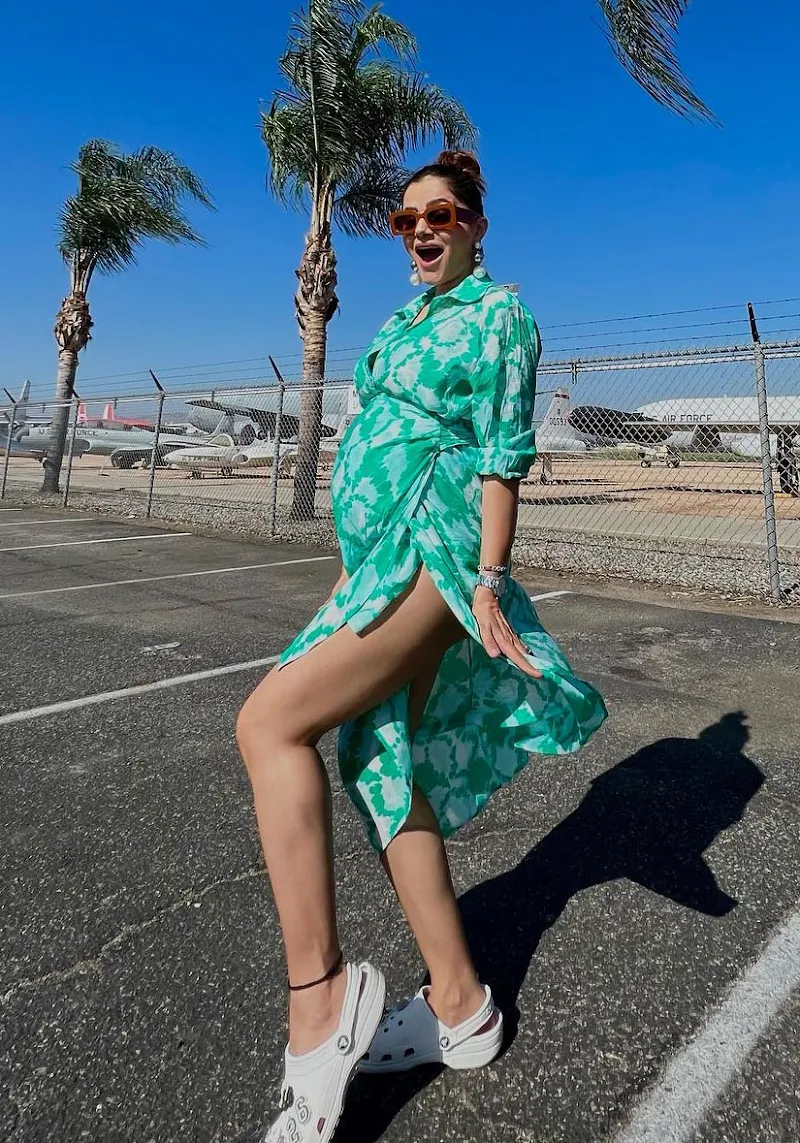 rubina dilaik sexy legs thighs green outfit rubina dilaik sexy legs thighs green outfit