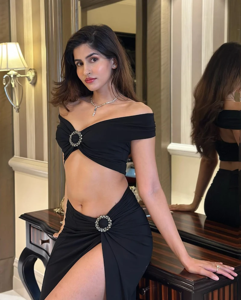 sakshi malik sexy legs black dress sakshi malik sexy legs black dress