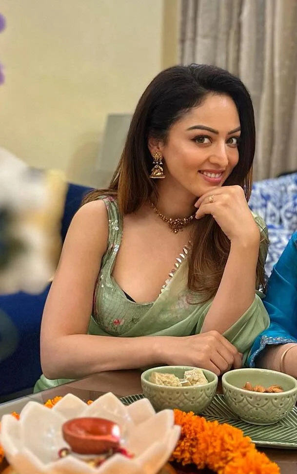 sandeepa dhar green saree cleavage sandeepa dhar green saree cleavage