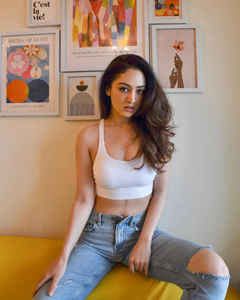 Sandeepa Dhar cleavage white top jeans