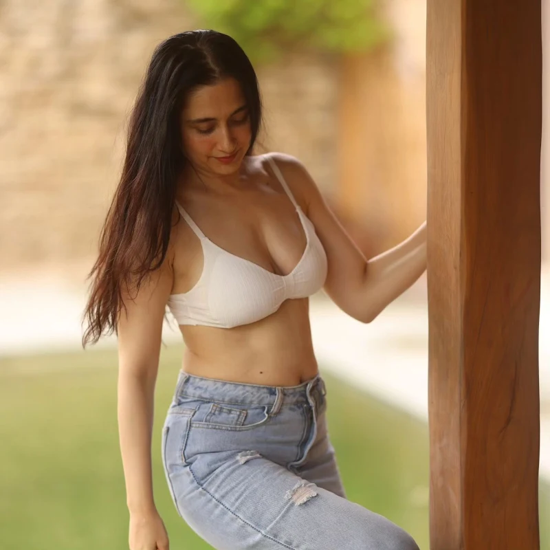 Sanjeeda Shaikh cleavage bra top jeans hot indian actress