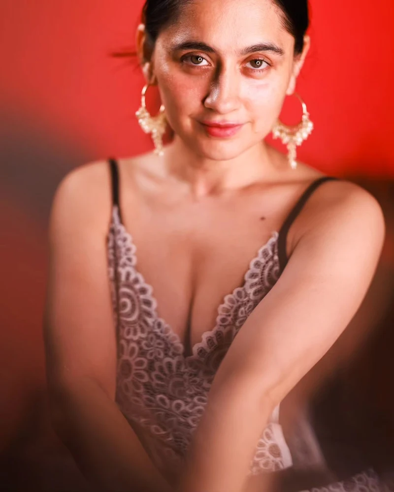 sanjeeda shaikh cleavage hot indian tv actress sanjeeda shaikh cleavage hot indian tv actress