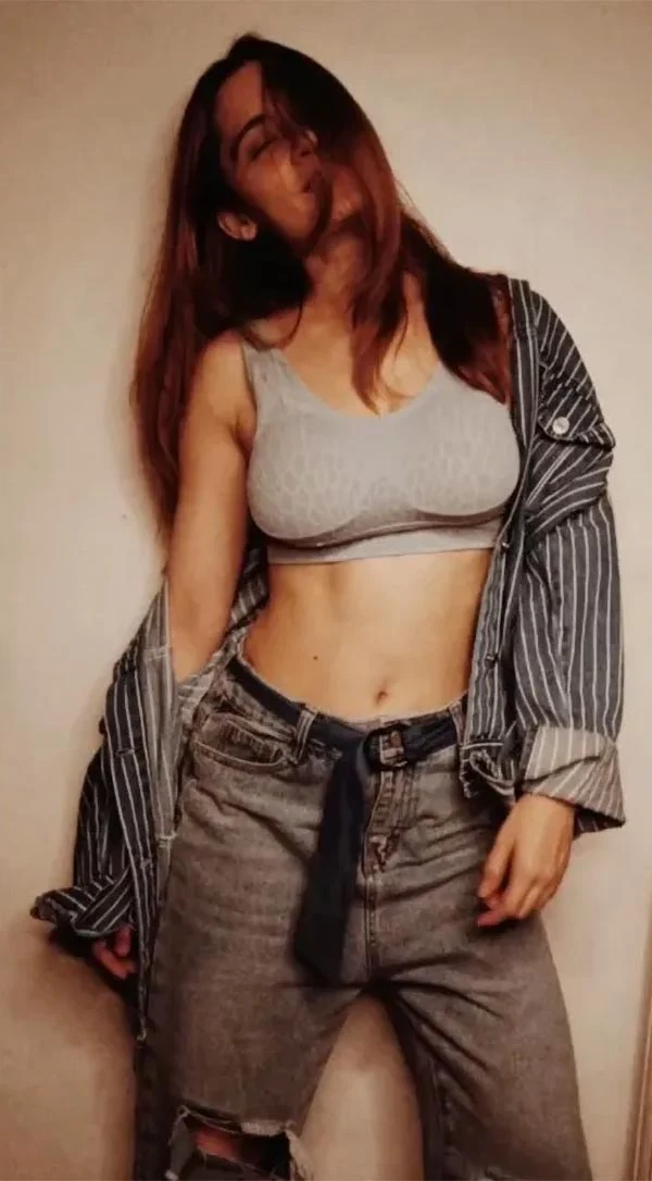 Sanjeeda Shaikh navel slim waist sexy body Sanjeeda Shaikh navel slim waist sexy body