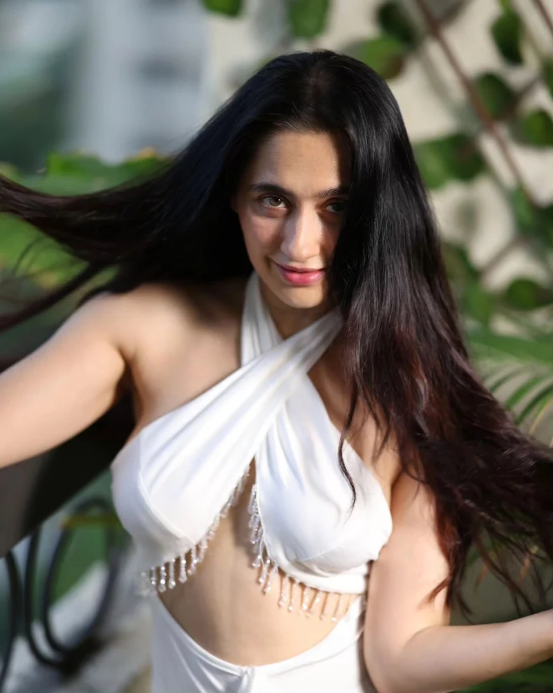 Sanjeeda Shaikh white oufit hot actress