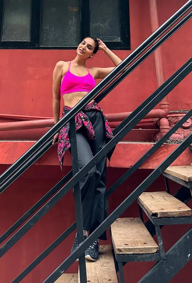 Sapna Malik pink bra top cleavage roadies hot contestant Sapna Malik pink bra top cleavage roadies hot contestant