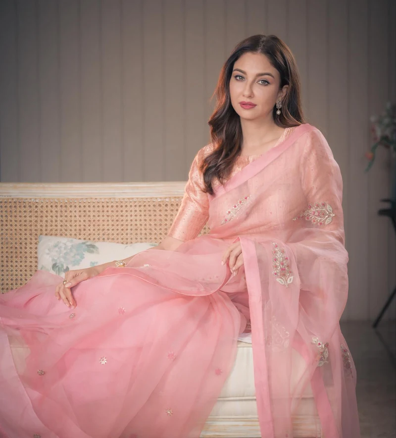 saumya tandon pink saree hot bhabhi actress