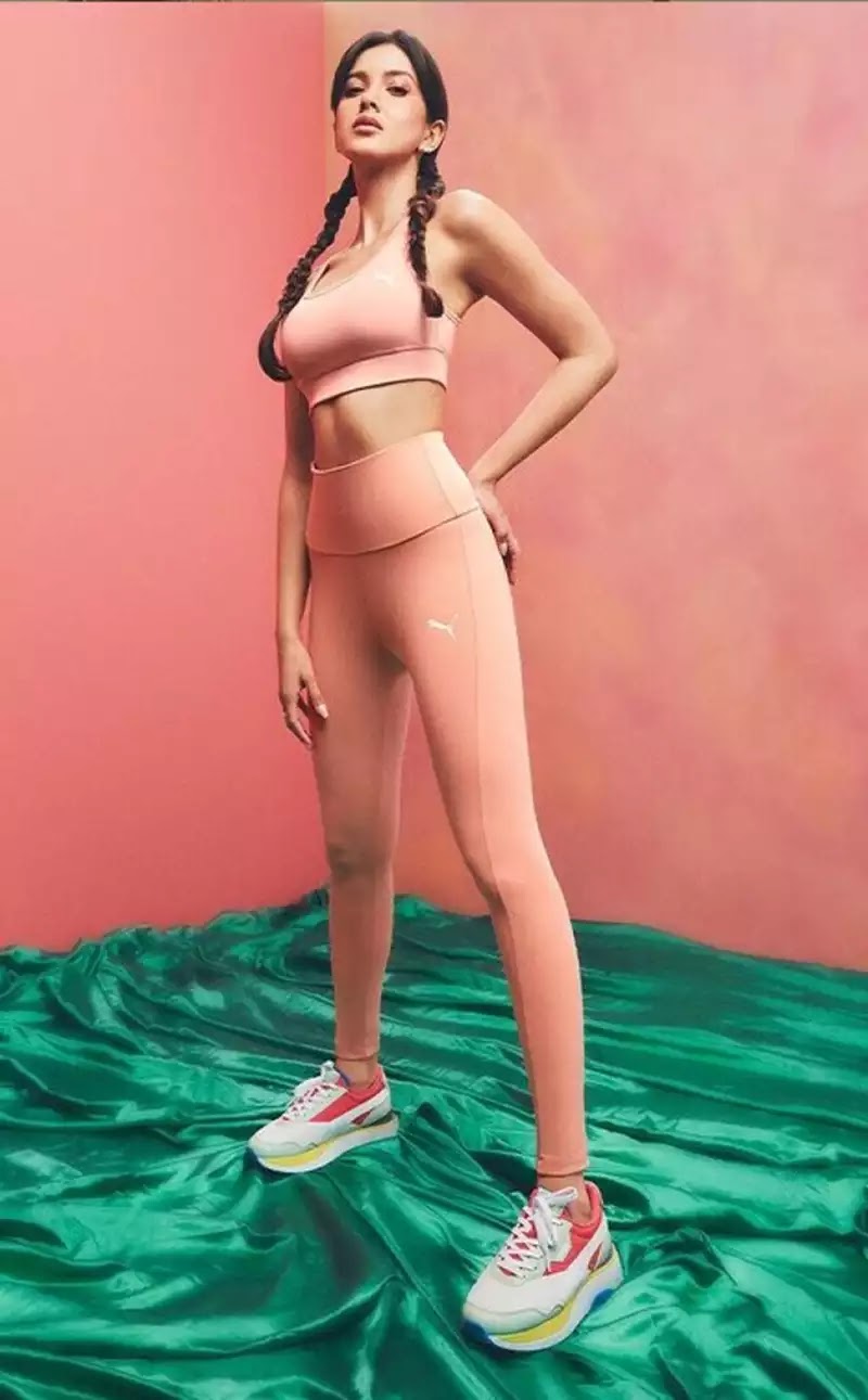 shanaya kapoor gym outfit hot indian actress