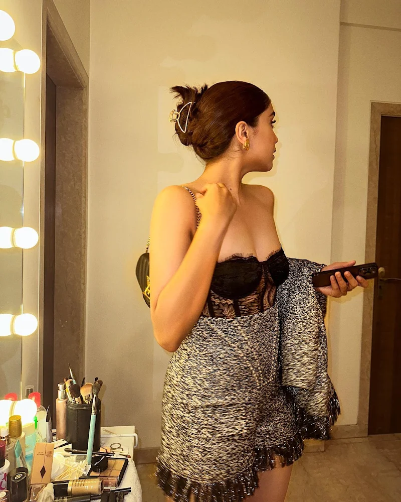 sharvari sexy legs short outfit sharvari sexy legs short outfit