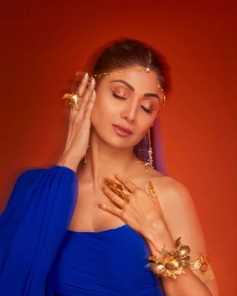 Shilpa Shetty high slit blue dress sexy legs slim figure Shilpa Shetty high slit blue dress sexy legs slim figure