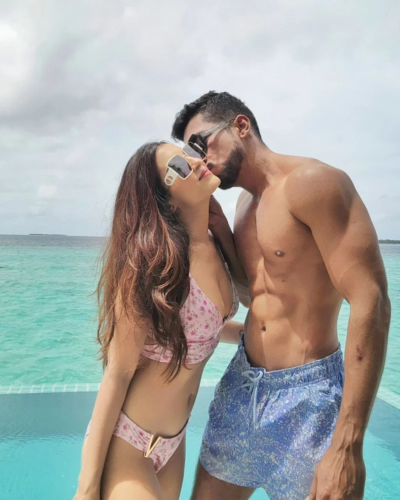 SHiny Doshi bikini pandya store actress SHiny Doshi bikini pandya store actress