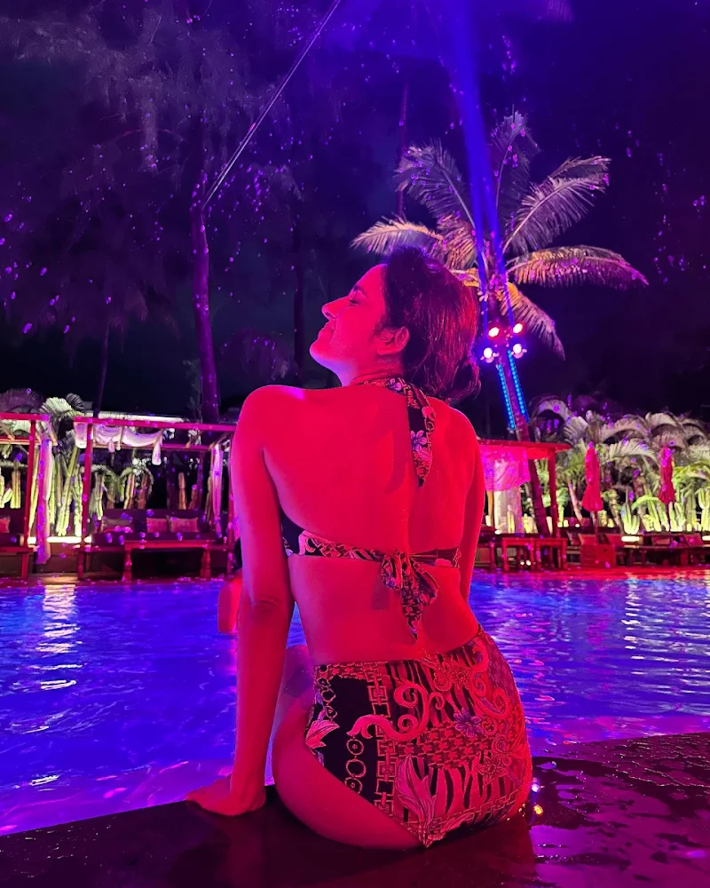 shirley setia bikini sexy body