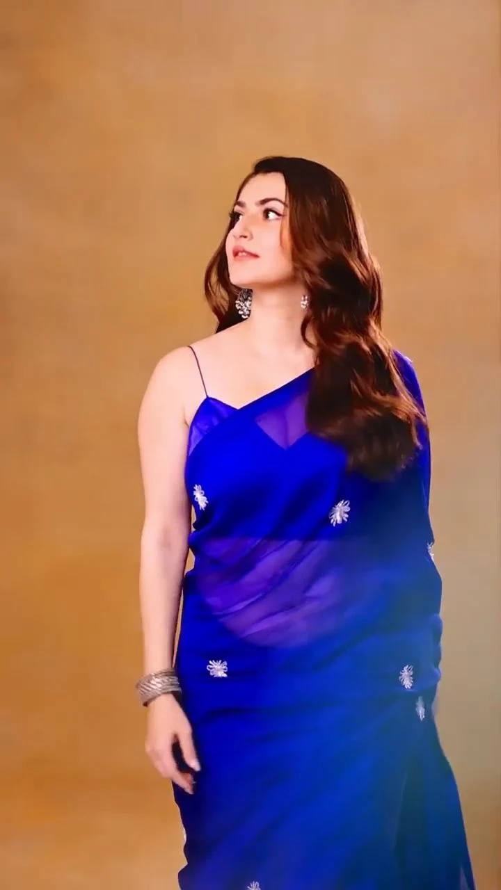 Shivaleeka Oberoi blue saree khuda haafiz actress Shivaleeka Oberoi blue saree khuda haafiz actress