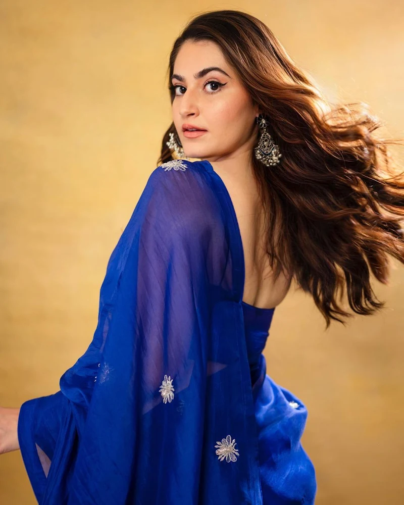 Shivaleeka Oberoi blue saree khuda haafiz actress Shivaleeka Oberoi blue saree khuda haafiz actress