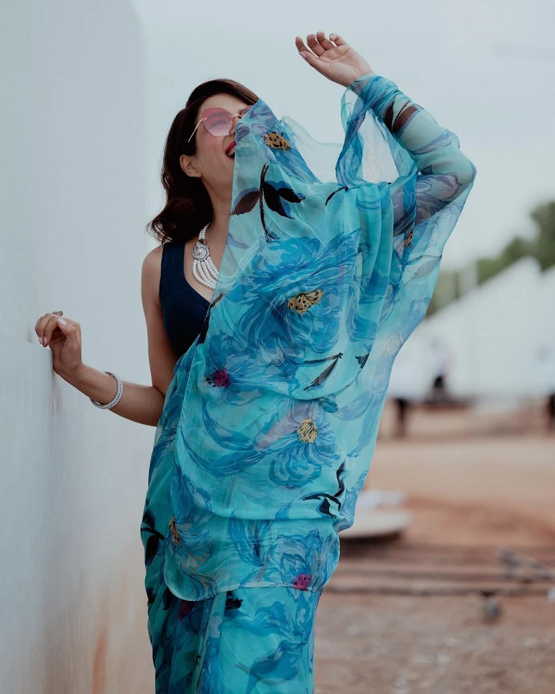 Shraddha Das saree navel hot south indian actress