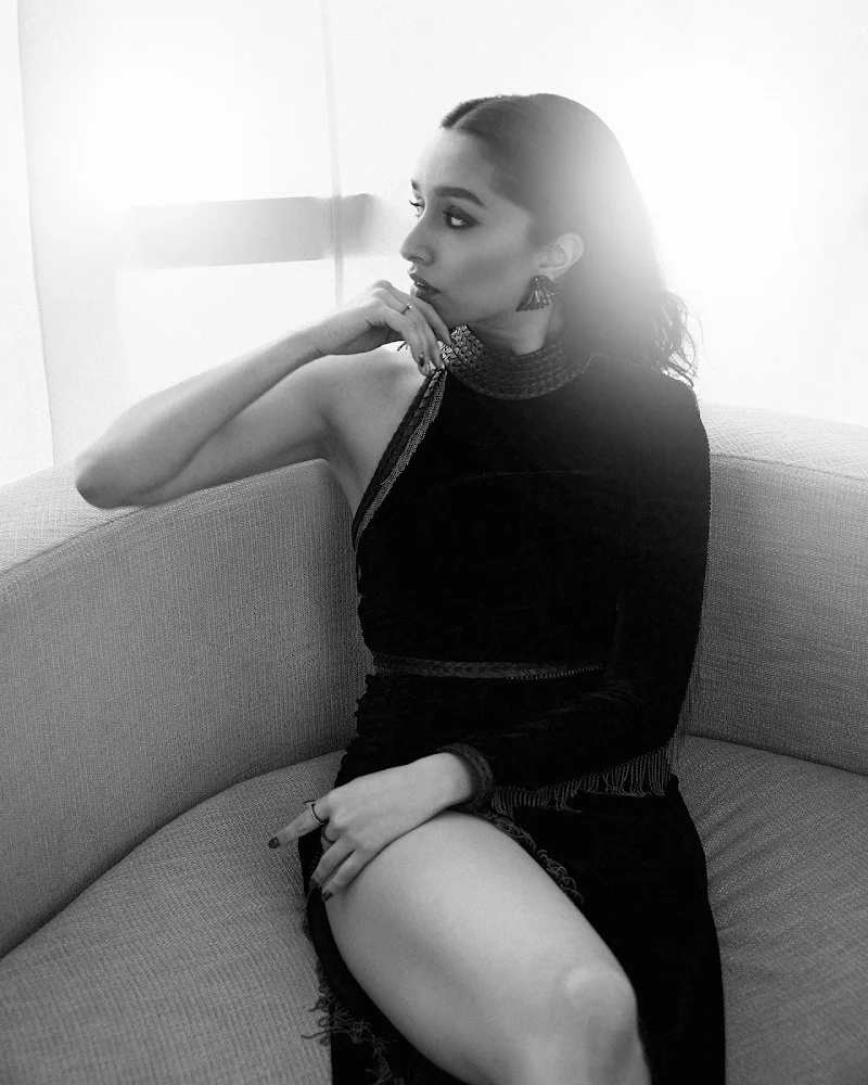 Shraddha Kapoor thighs sexy legs