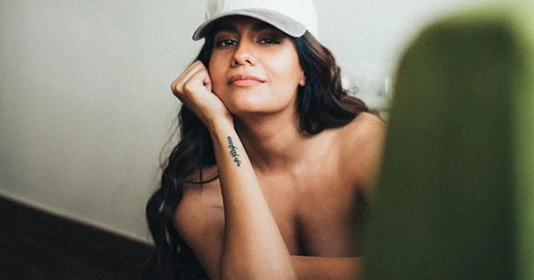 shreya dhanwanthary cleavage hot actress