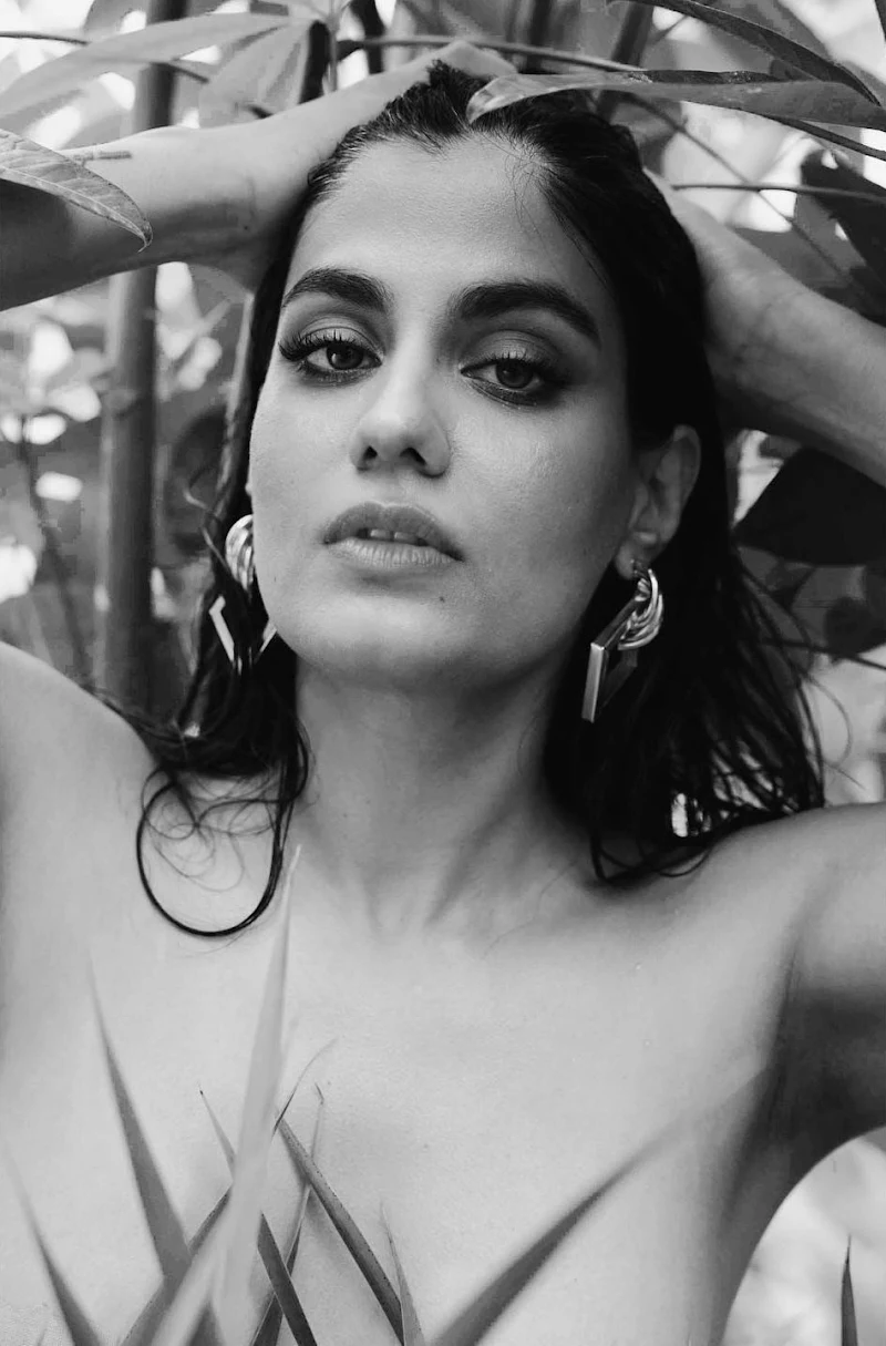 Shreya Dhanwanthary topless hot photoshoot Shreya Dhanwanthary topless hot photoshoot