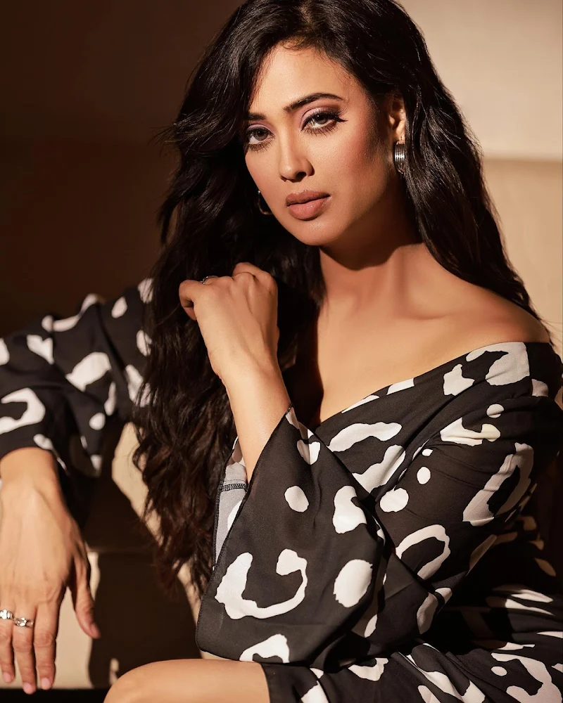 Shweta Tiwari black white dress hot tv actress Shweta Tiwari black white dress hot tv actress