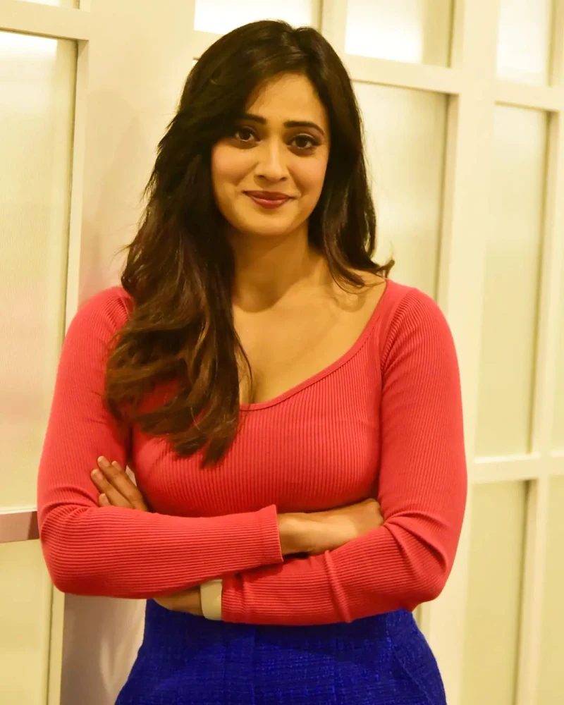 Shweta Tiwari hot tv actress pink top pants