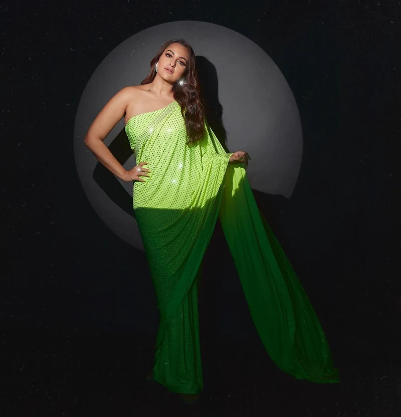 Sonakshi Sinha green saree hot bollywood actress