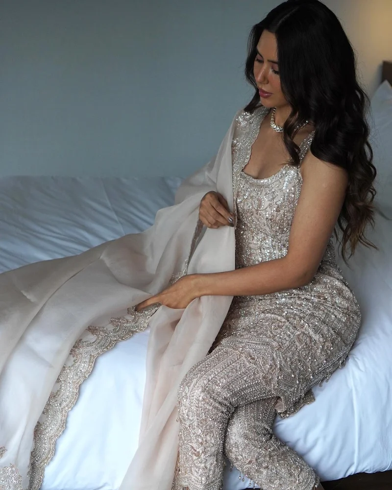 Sonam Bajwa indian outfit hot punjabi actress Sonam Bajwa indian outfit hot punjabi actress