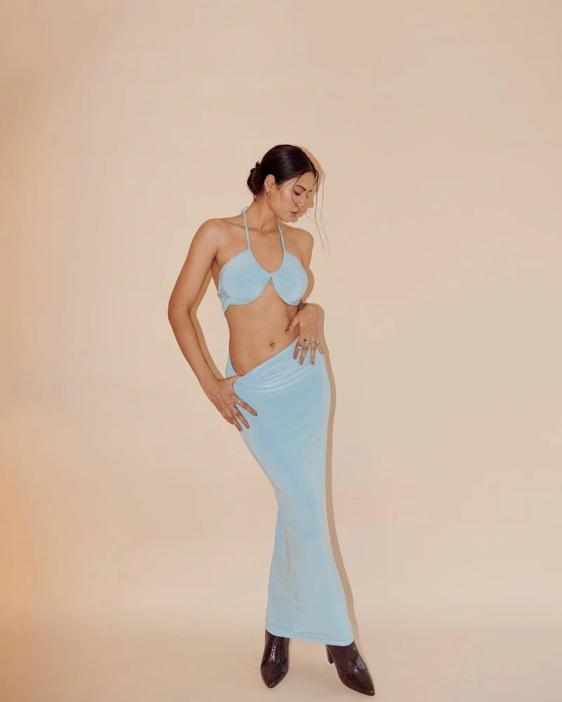 Sonam Bajwa sexy body navel punjabi actress Sonam Bajwa sexy body navel punjabi actress