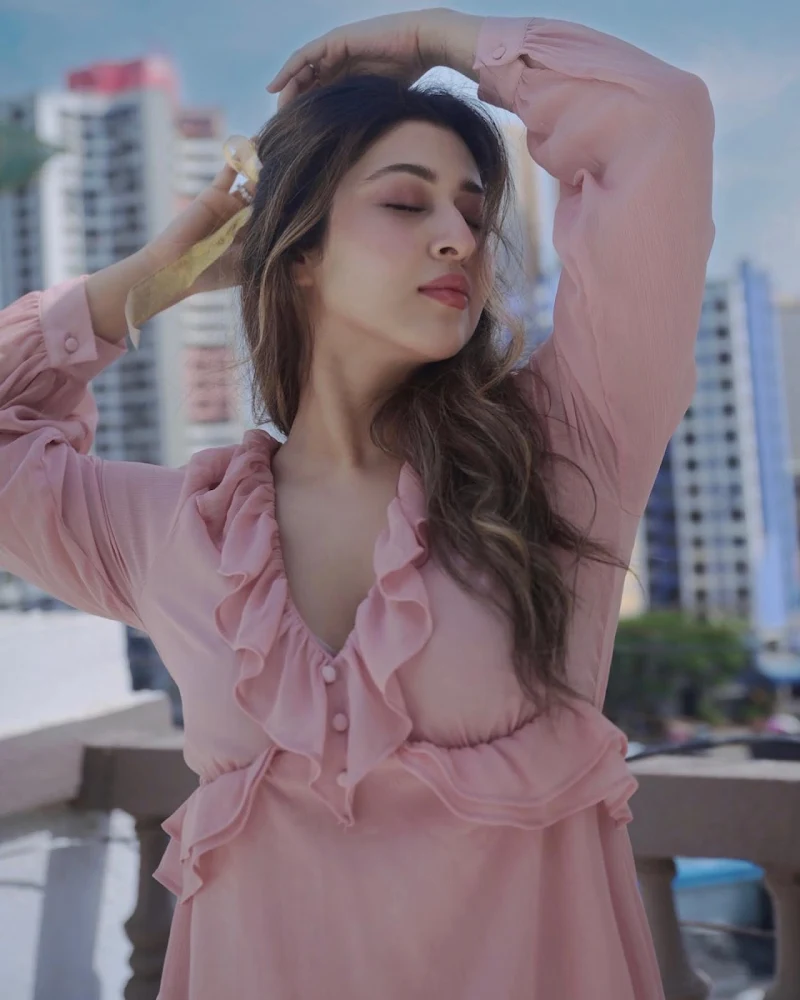 Sonarika Bhadoria cleavage pink outfit hot tv actress Sonarika Bhadoria cleavage pink outfit hot tv actress