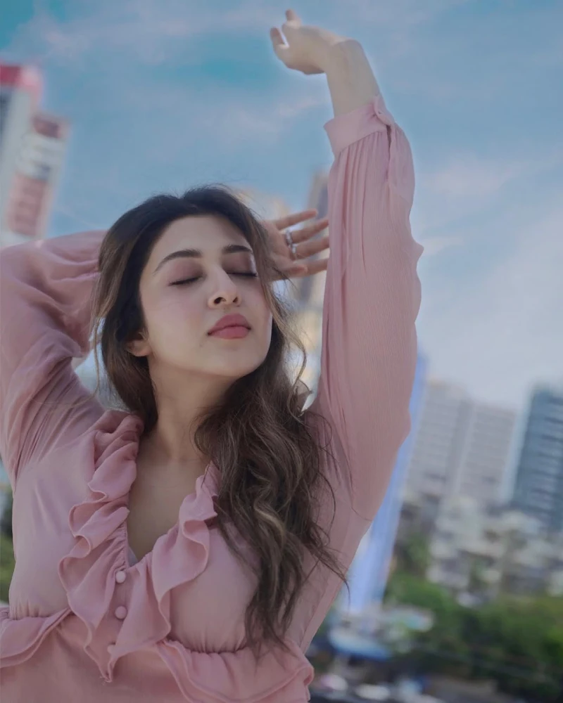 Sonarika Bhadoria cleavage pink outfit hot tv actress Sonarika Bhadoria cleavage pink outfit hot tv actress