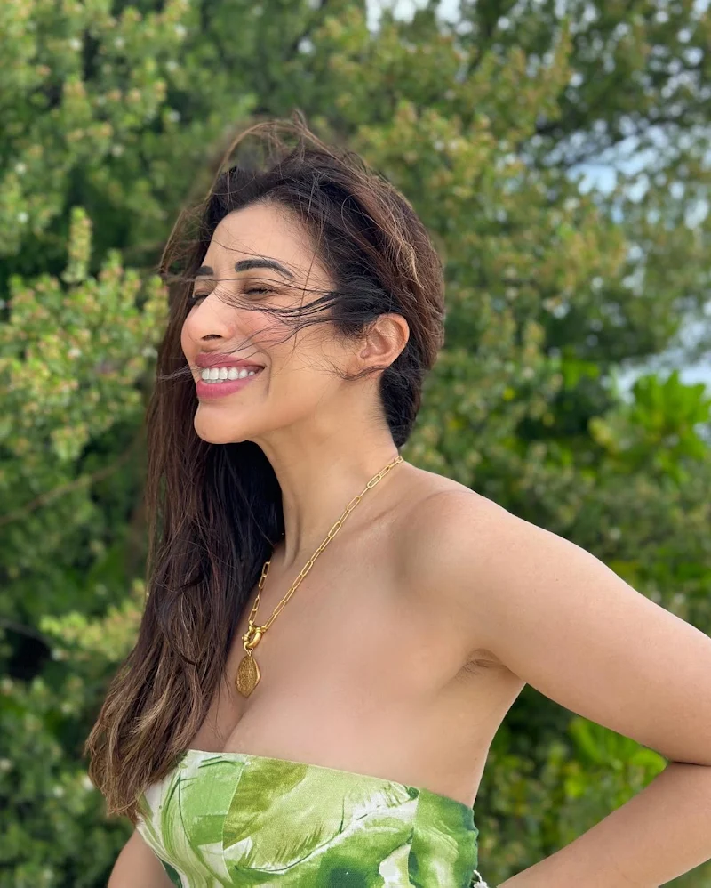 Sophie Choudry cleavage off shoulder dress